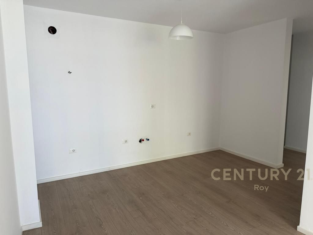 EKSKLUZIVE ! SHITET APARTAMENT 1+1 TEK SHKEMBI I KAVAJES !