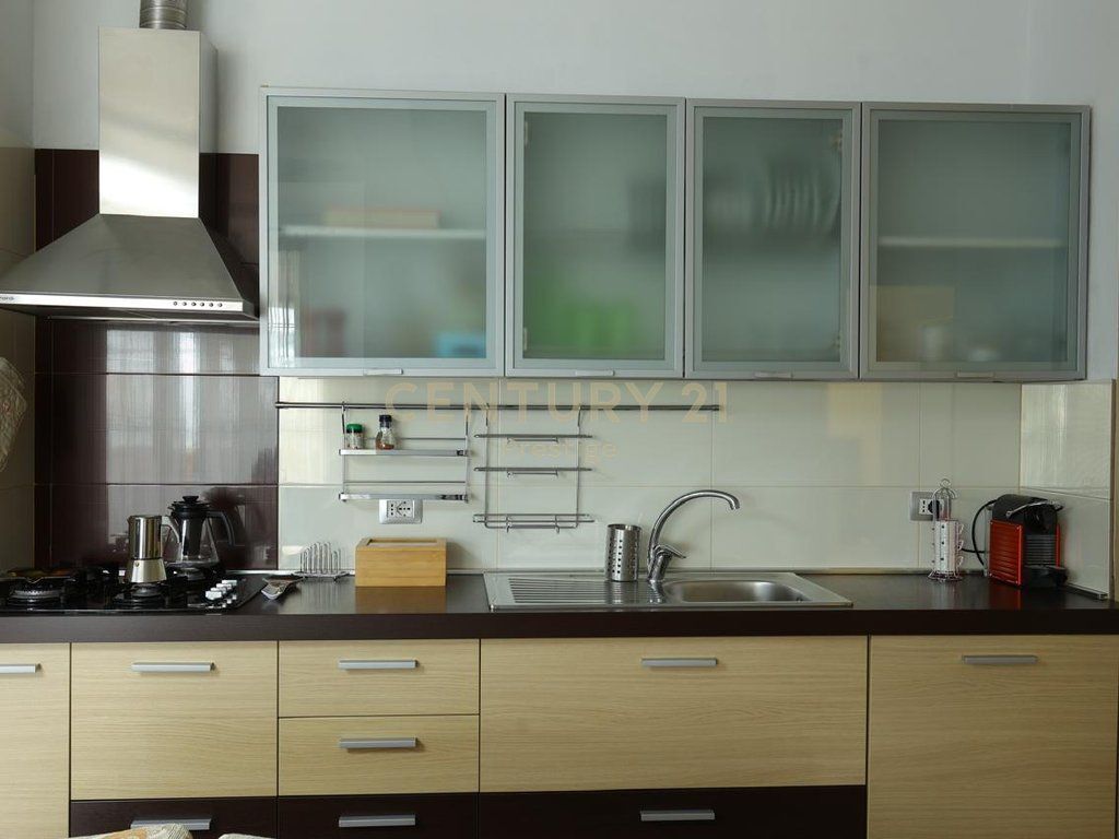 Apartament 2+1+2 në shitje – Kompleksi Grand-Tregu Elektrik.