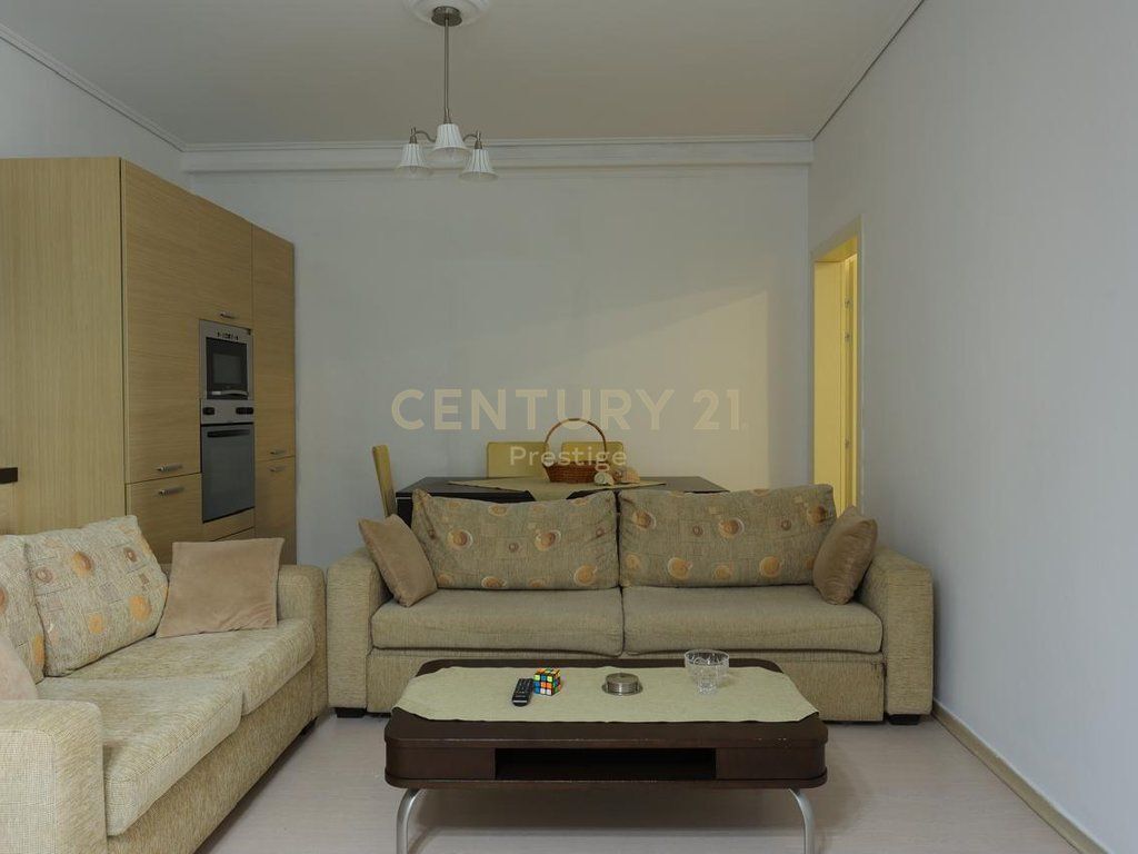 Apartament 2+1+2 në shitje – Kompleksi Grand-Tregu Elektrik.