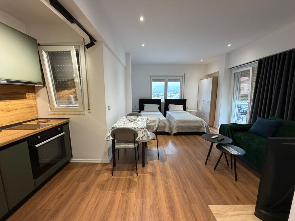 2 Garsoniere dhe 1 apartament 1+1 per qira,Xibraku