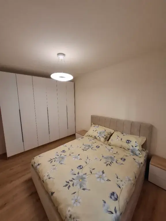 Qera | Apartament 2 + 1 | Rruga e Barrikadave | 600 €/muaj