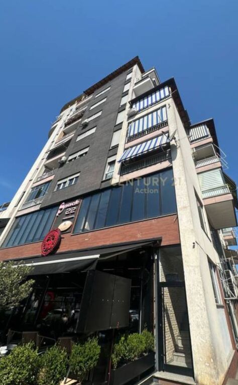 Shitet Apartament 1+1 me Verandë