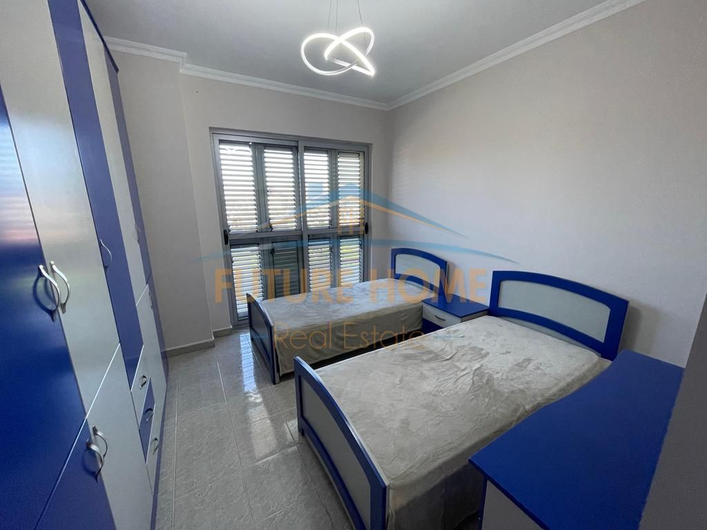 SHITET APARTAMENT 3+1 PRANE KRISTAL CENTER