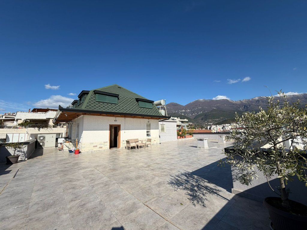 Shitet, Apartament-Duplex, Fresk, Tirane.