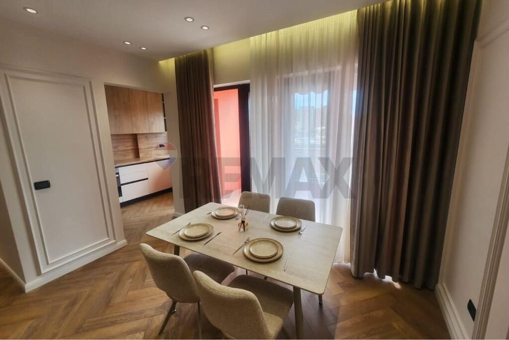 Shitet apartament 2+1 te Rruga e Kavajes ,perballe Delijorgjit