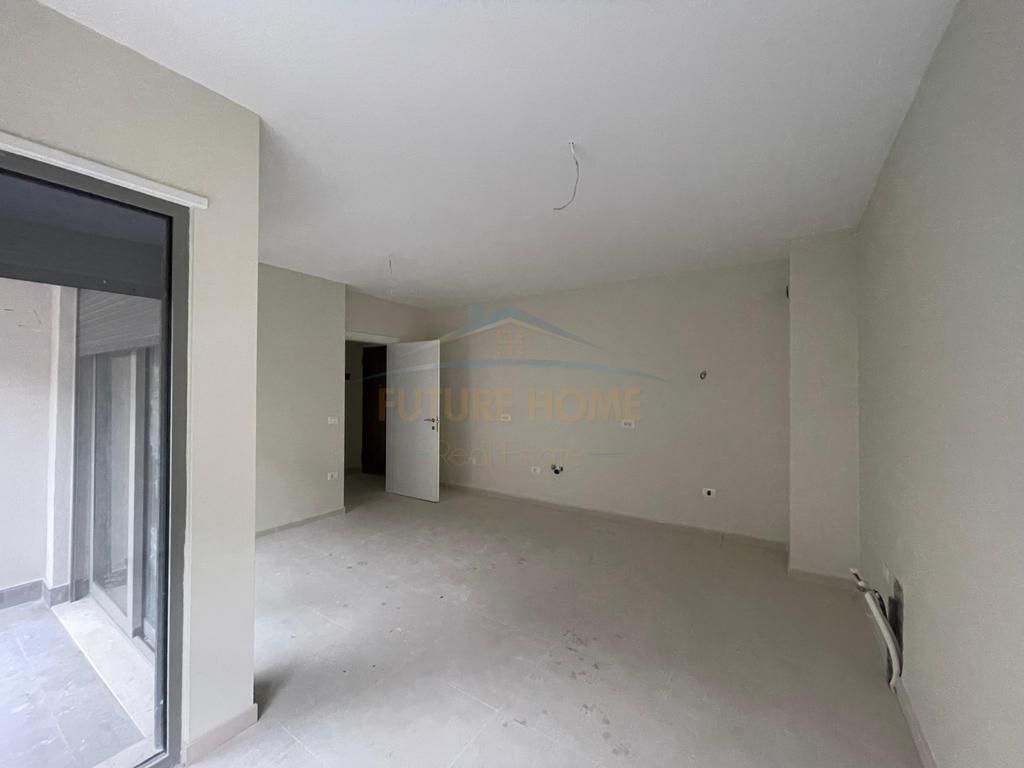 Shitet, Apartament 1+1, Rruga Dervish Hekali, Shkolla e Kuqe, Tiranë. PRM60835