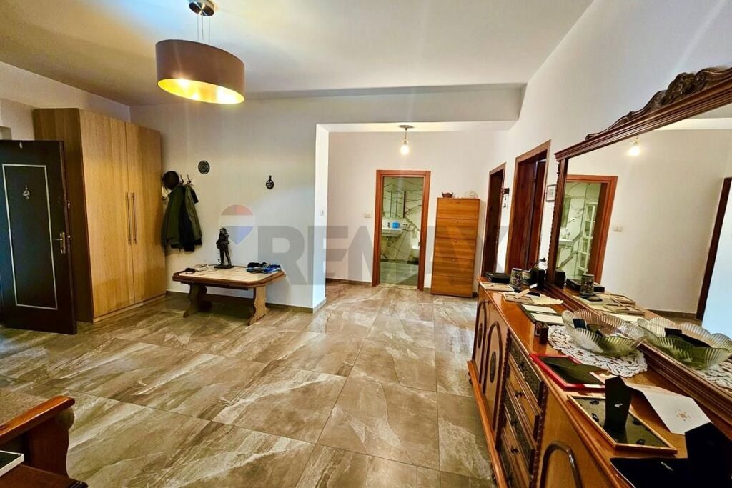 Apartament - Për Shitje - Myslym Shyri, Tiranë(ID: 530571001-293)