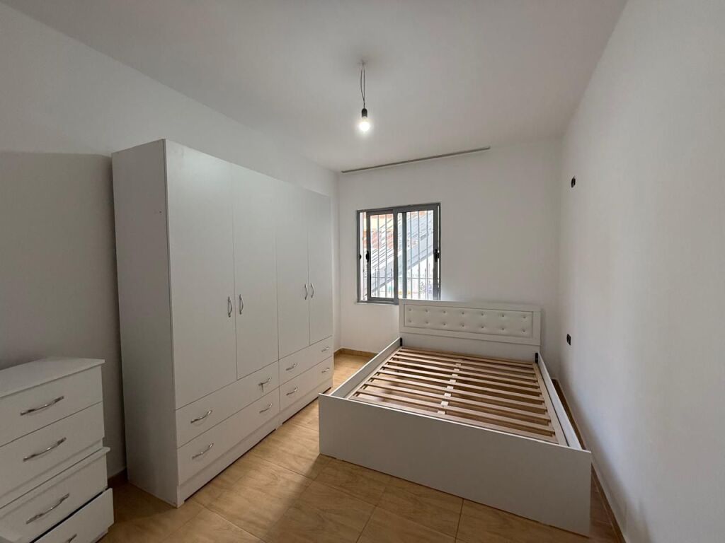 Apartment 1+1 for rent offered at Komuna e Parisit