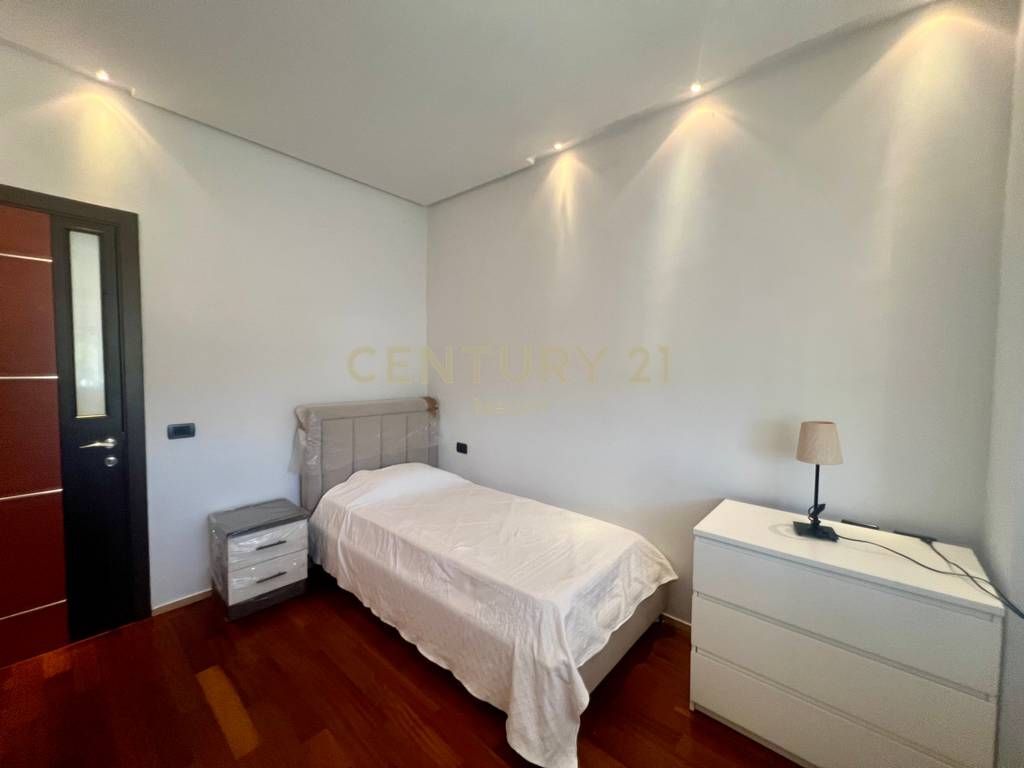 QIRA,APARTAMENT 3+1 (PENTHOUSE) TE GARDA