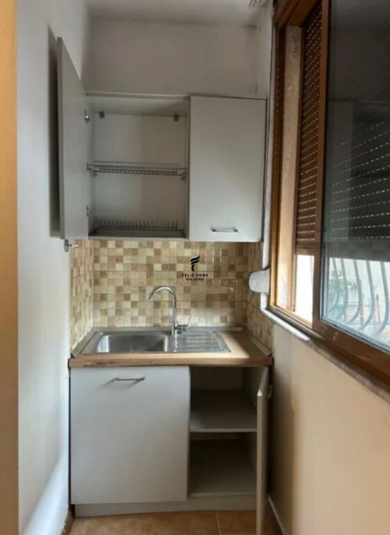 APARTAMENT ME QERA 1+1 VASIL SHANTO 45.000 LEKE FH-77547