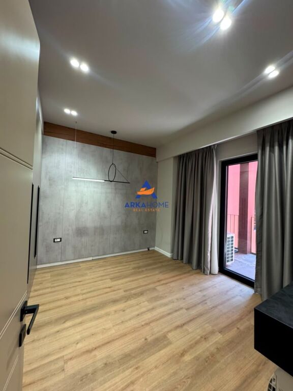SHITET APARTAMENT LUKSOZ 2+1+2 BALLKON "GARDEN BUILDING, RRUGA KAVAJËS " 504.900 EURO