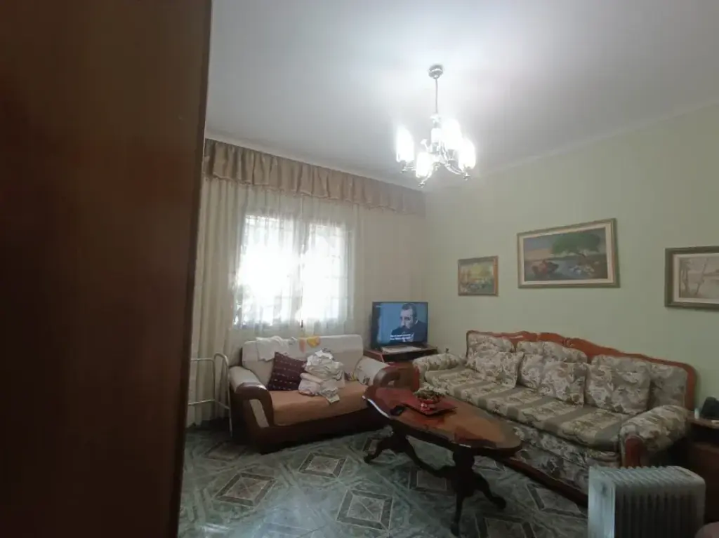 Qera | Vilë 5 + 1 | Kombinat | 800 €/muaj