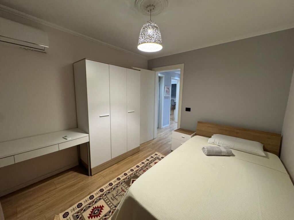 Shitet Apartament 2+1 , Mine Peza