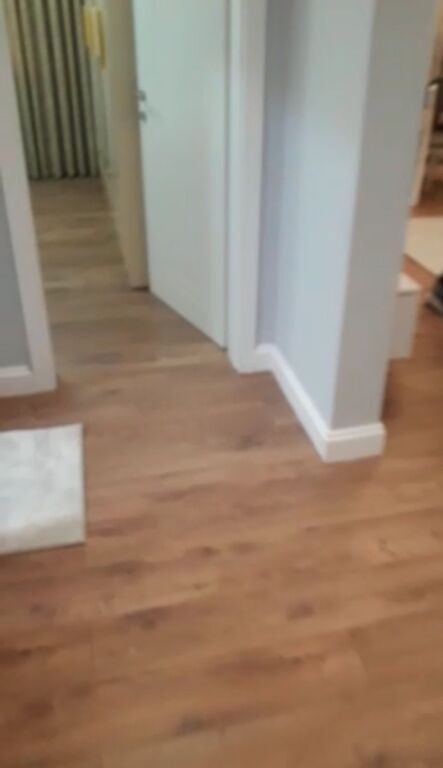 Jepet me qera apartament  2+1   (21 Dhjetori)