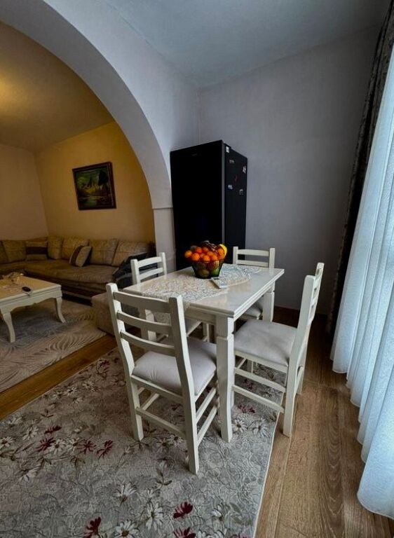 Shitet, Apartament 1+1+ Verande, Kinostudio, Tiranë.
