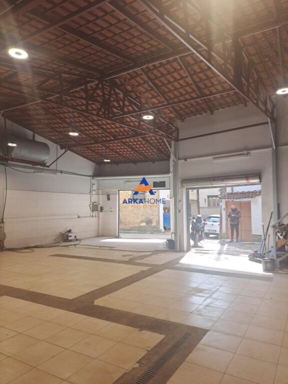 JEPET AMBJENT ME QERA 200M2 "PAZARI I RI" CMIMI SIPAS KERKESES