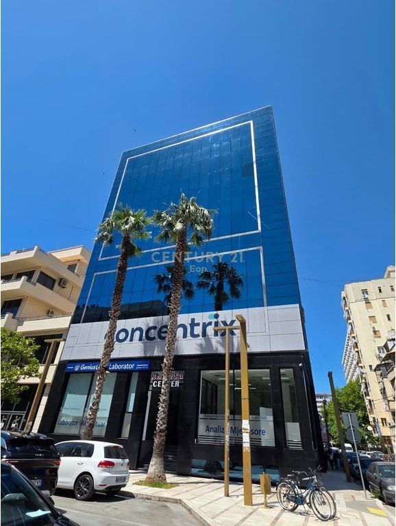 COMMERCIAL SPACE FOR SALE IN THE CENTER OF DURRES, IN THE BUSINESS CENTER "RADESSA" !