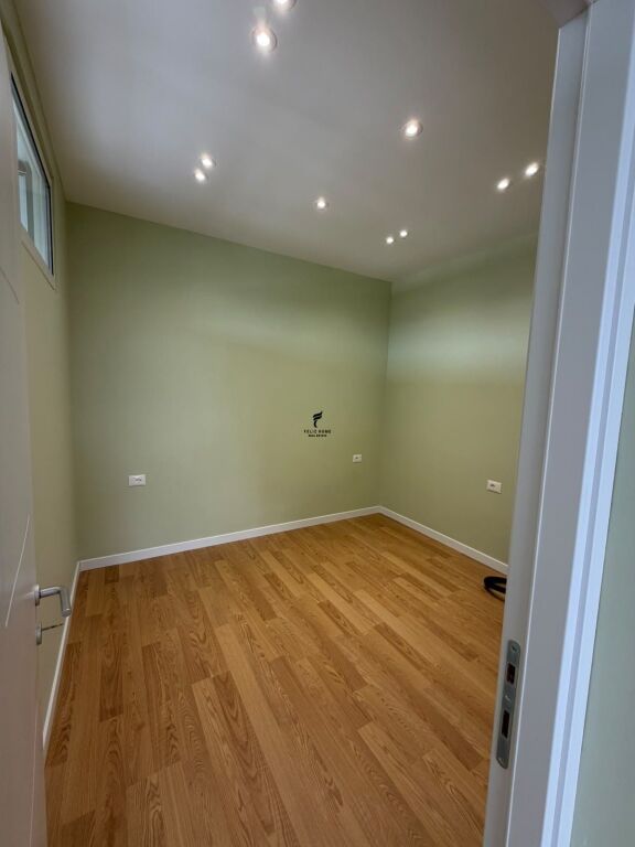 SHITET APARTAMENT 2+1 MYSLYM SHYRI 235.000 EURO FH-77344