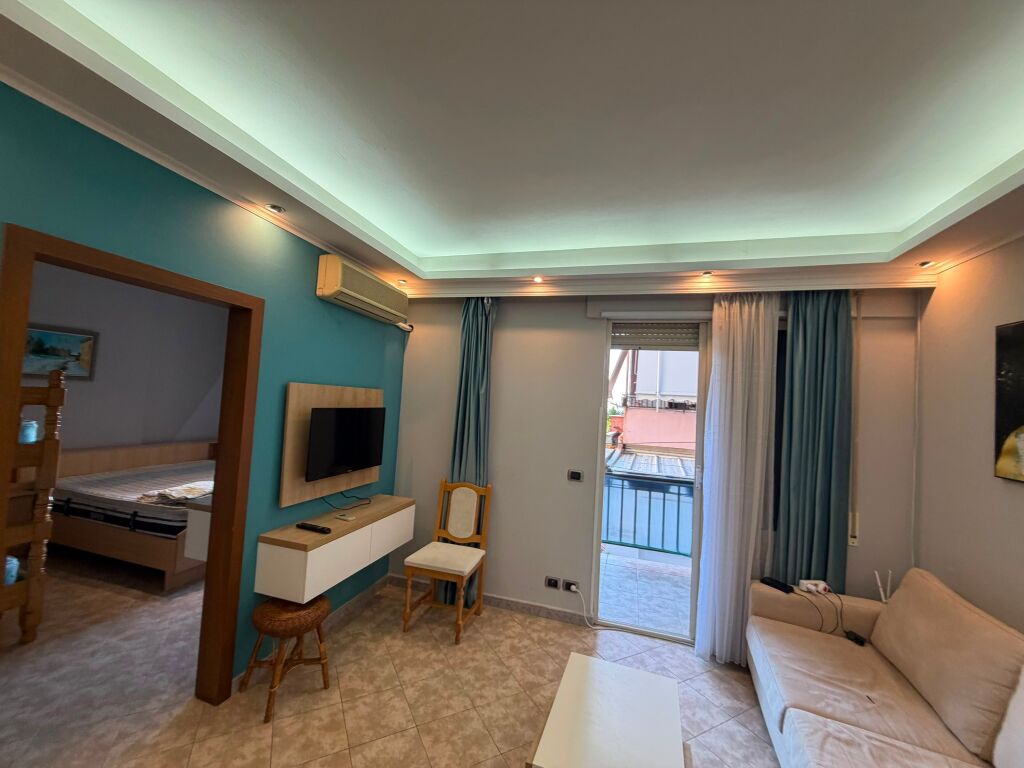 Shitet, Apartament 1+1, Në Shkëmbin e Kavajës – Mbrapa Hotel Besani.