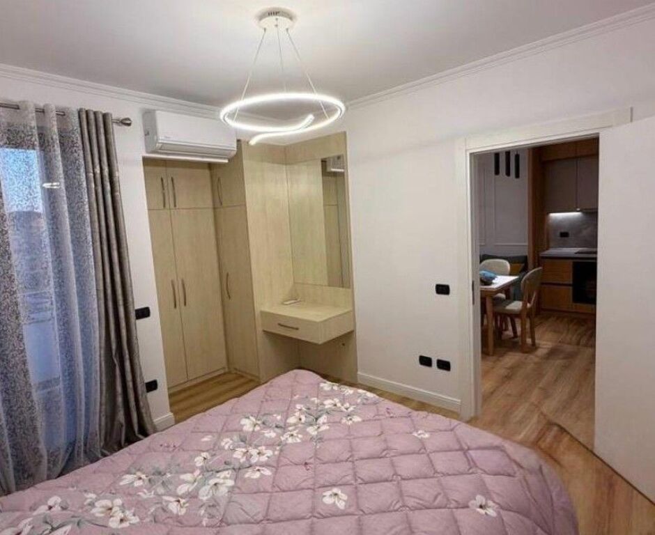 Apartament 1+1 me qera ne qender, Rruga e kavajes
