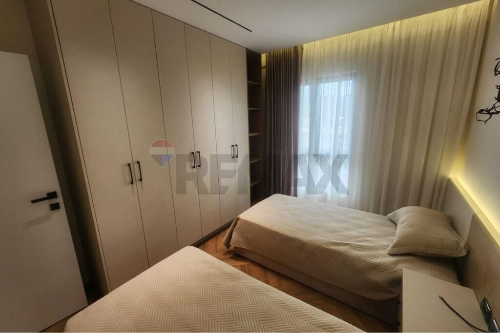 Shitet apartament 2+1 te Rruga e Kavajes ,perballe Delijorgjit