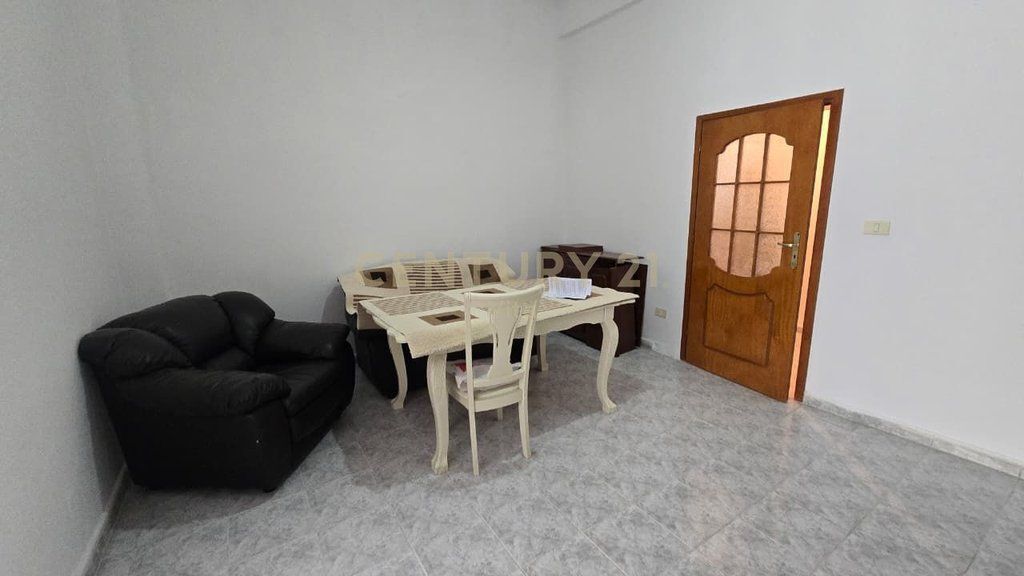 SHITET APARTAMENT 1+1 NE QENDER TE DURRESIT!!!!