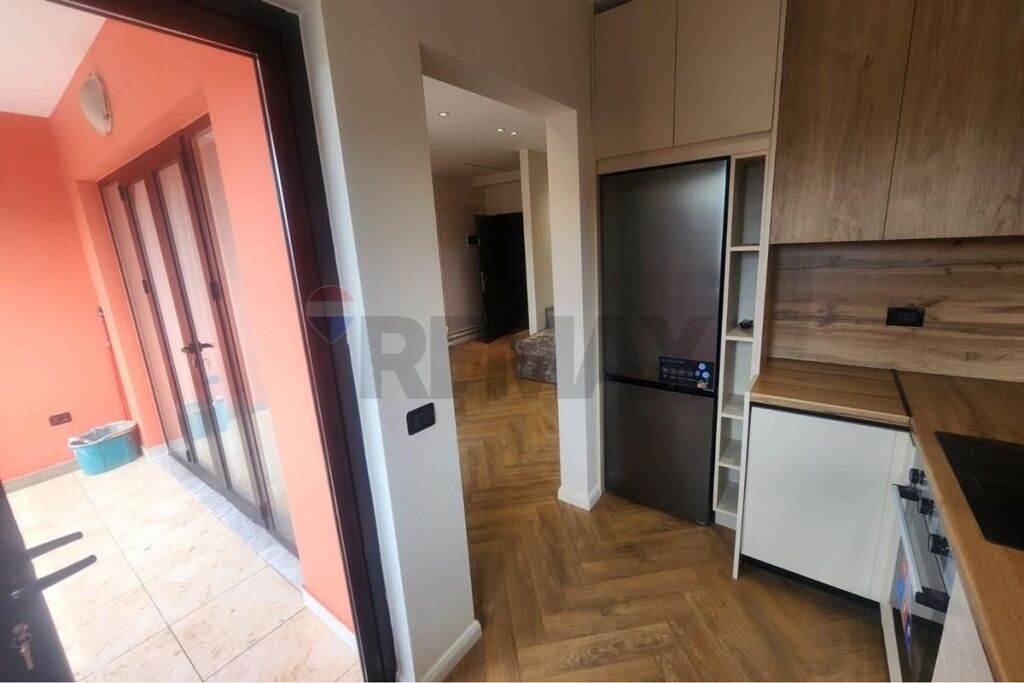 Shitet apartament 2+1 te Rruga e Kavajes ,perballe Delijorgjit