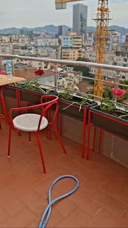 Jepet me qera apartament  1+1 + Parkim  Pazari i ri pazar