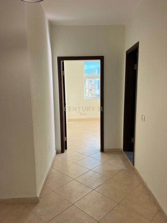 Apartament 1+1+3 ballkone Për Shitje në Golem, Durrës!!