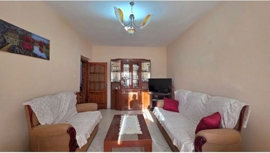 Apartament ne shitje prane Bulevardit