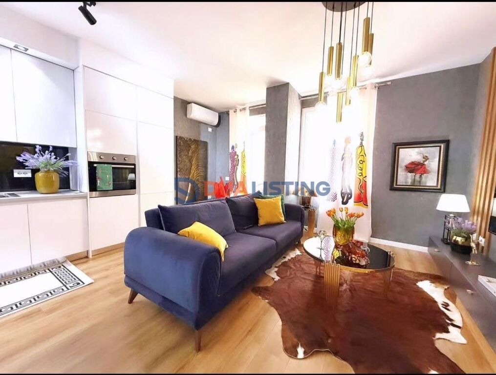 Japim me qira Apartament 1+1 ne zonen e 21 Dhjetorit.