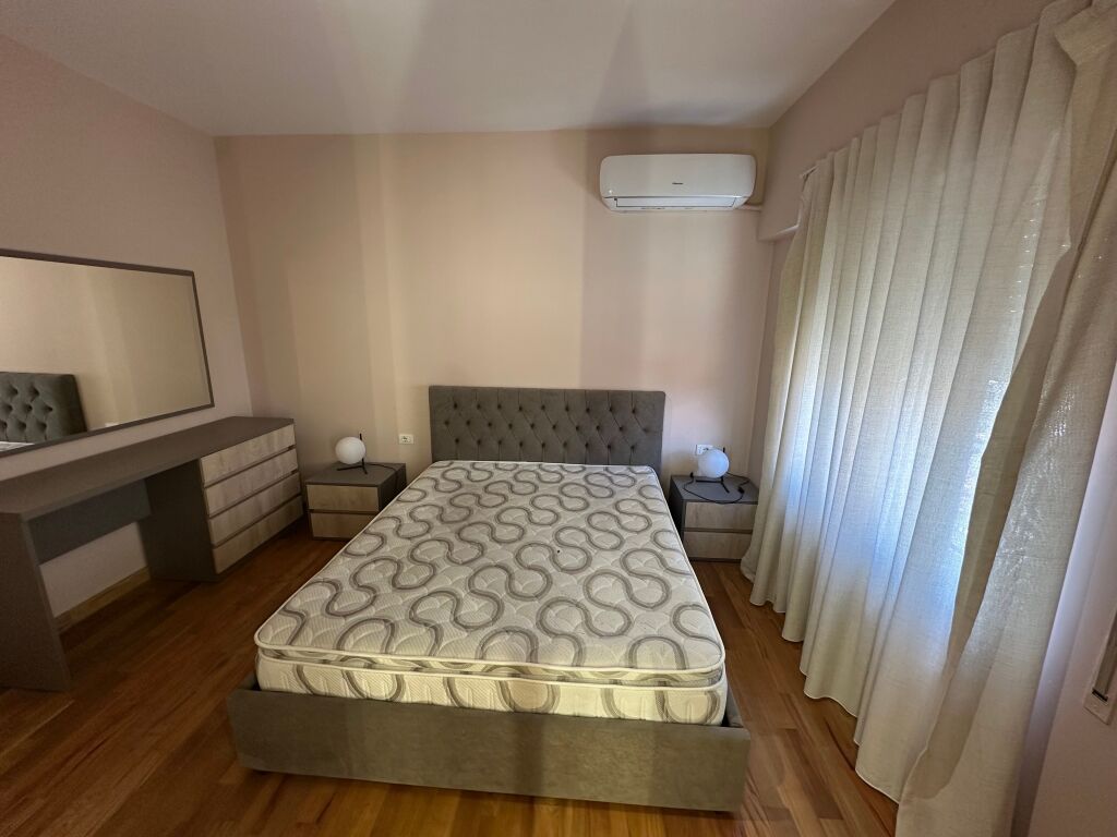 Apartament 1+1 me qera ne Fresk, rruga Dalip Topi