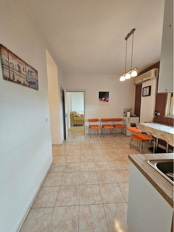 SHITET APARTAMENT 2+1 TEK SHKEMBI KAVAJES !