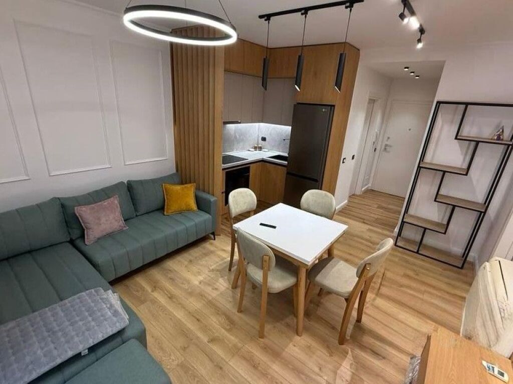 Apartament 1+1 me qera ne qender, Rruga e kavajes
