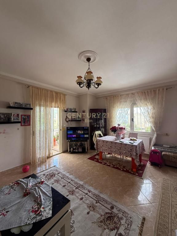 SHITET APARTAMENT 2+1 TE VILA ZOGUT, DURRES !
