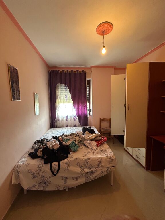 Tirane, jepet me qera apartament 2+1+2 Kati 8, 450 € astir