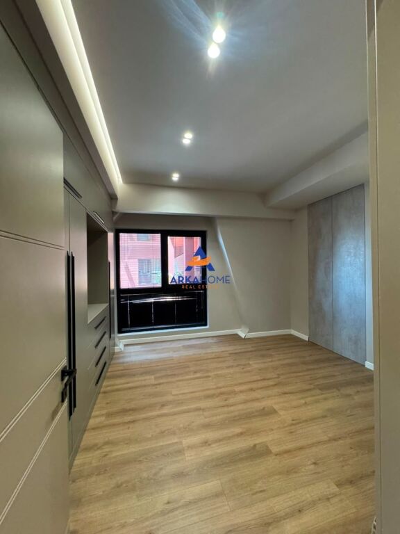 SHITET APARTAMENT LUKSOZ 2+1+2 BALLKON "GARDEN BUILDING, RRUGA KAVAJËS " 504.900 EURO