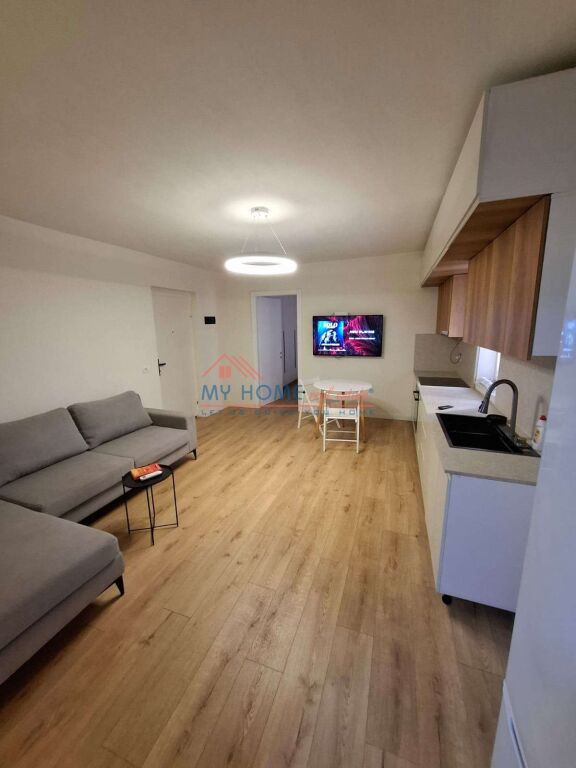 Apartament 2+1 me qera Rruga e Barrikadave ne Tirane