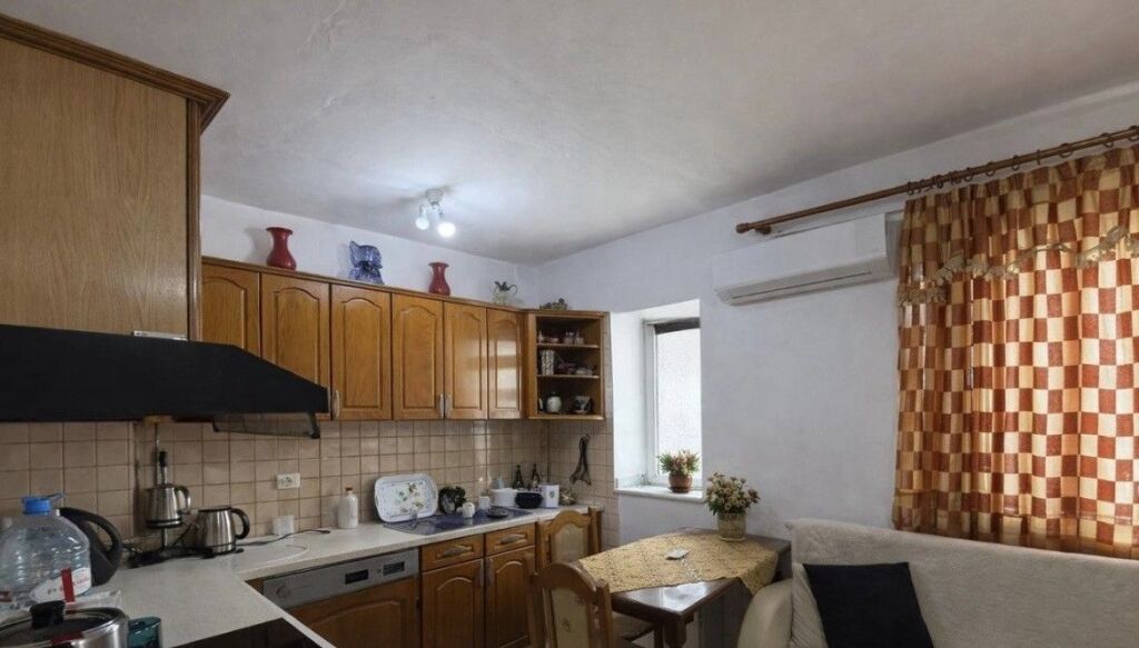 Vendita | Apartament 2 + 1 &amp; Dyqan | QSUT | 230000 €