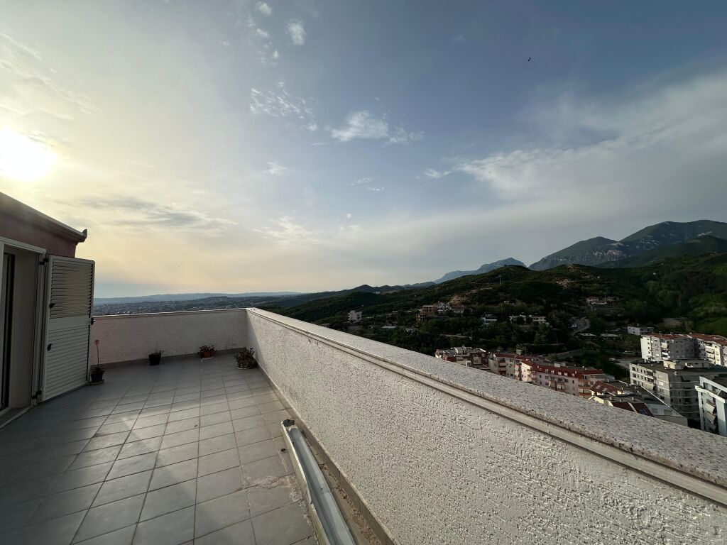 Apartament me Verande