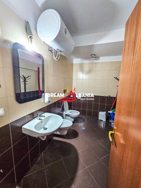 Jepet Me Qera Ambient Biznesi tek Rruga e Dibres,afer Selvise.(ID 42611552)