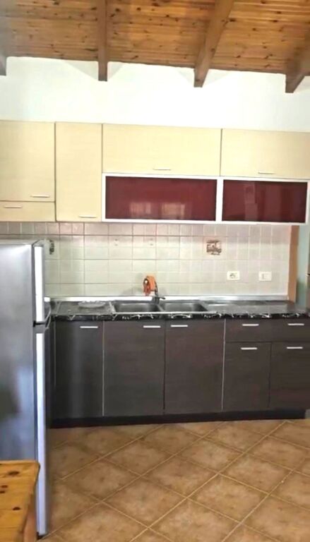 FOR RENT 2+1 ON SIRI KODRA STREET, NEAR HOTEL MERIDIAN, 450 EURO