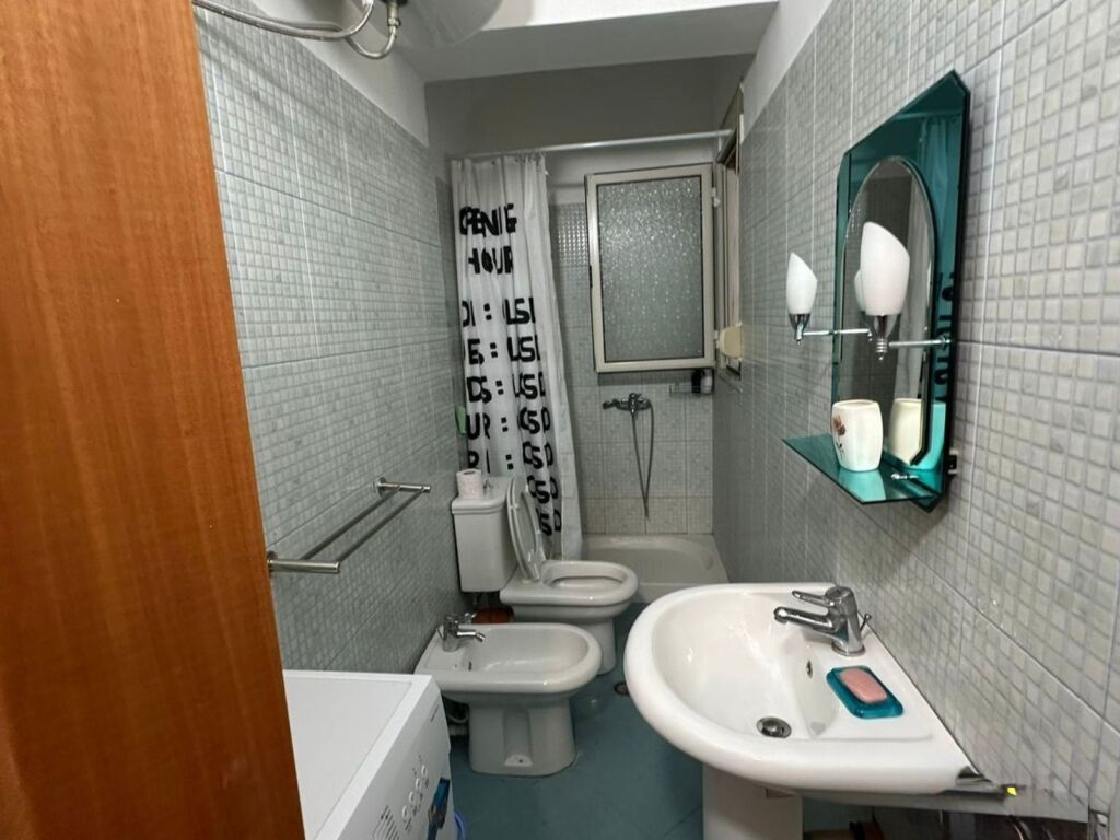 Në shitje 2 apartament