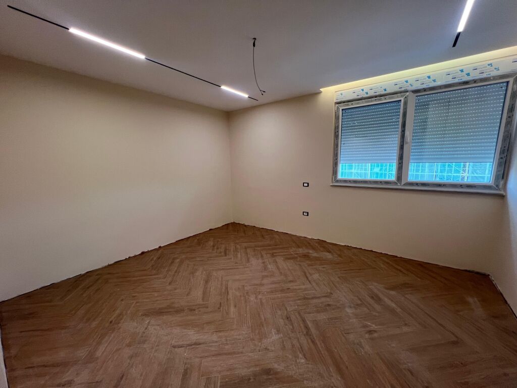 Shitet apartament tek Ish Ekspozita