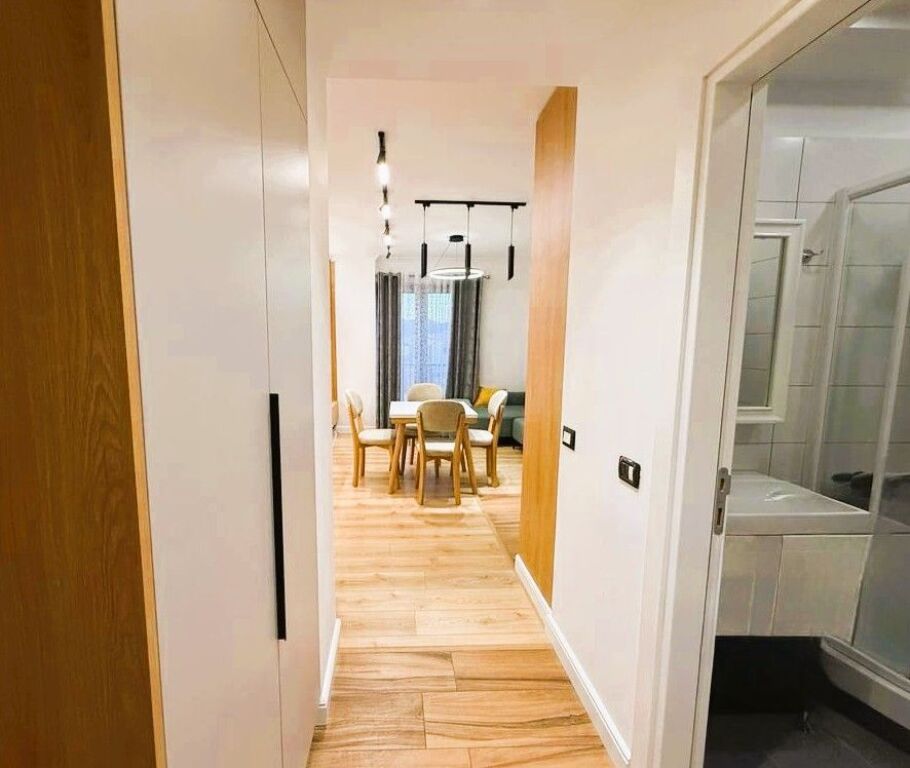 🏡 Apartament 1+1 me Qira – Qendër, Rruga e Kavajës