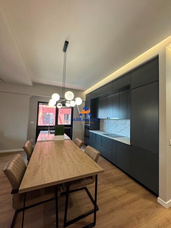 SHITET APARTAMENT LUKSOZ 2+1+2 BALLKON "GARDEN BUILDING, RRUGA KAVAJËS " 504.900 EURO