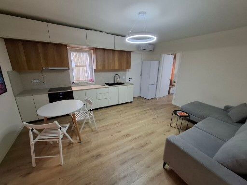 🏢Pak minuta larg Selvise, jepet me qera apartament 2+1,i mobiluar. 60,000Leke