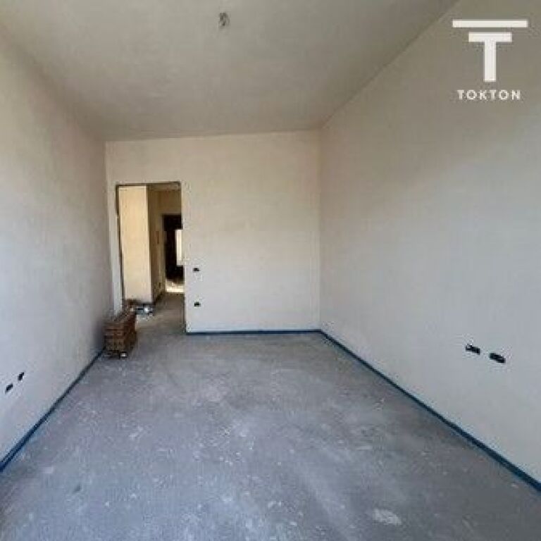 FOR SALE APARTMENT 2+1+2+ VERANDA, ALI DEMI, TIRANA