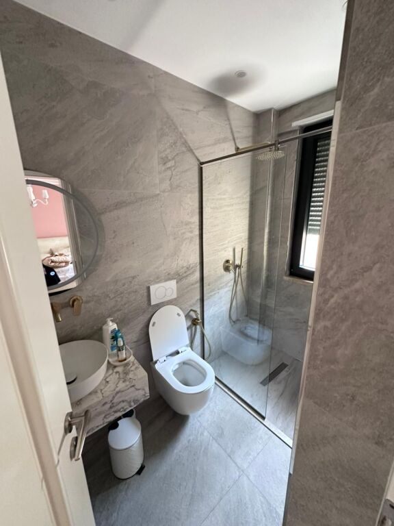 SHITET APARTAMENT 2+1+2 PRANE SHKOLLES MIGJENI, DURRES
