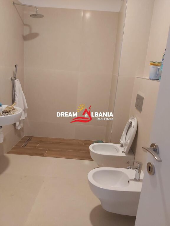 Locale commerciale in affitto presso Residenza Zirkon-Tirane (42111596)